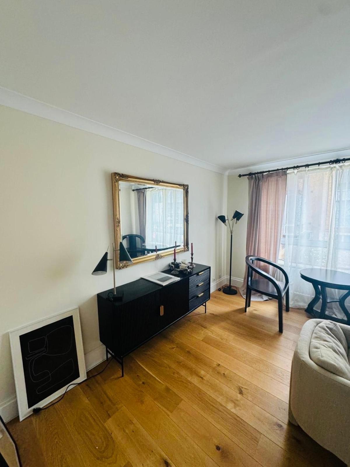 Bloomrooms@knightsbridge/hydepark London