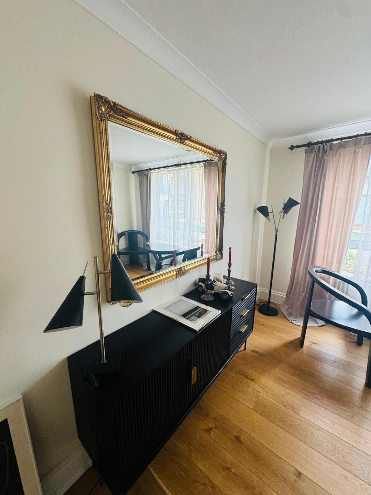Bloomrooms@knightsbridge/hydepark London